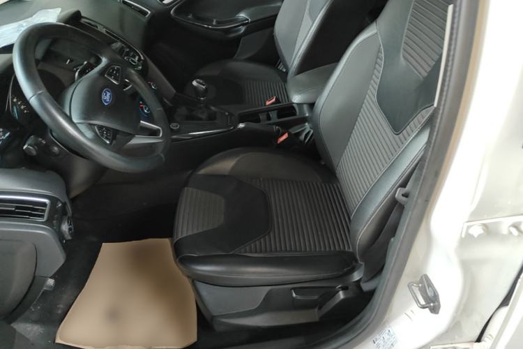 Used Ford Focus 2017 Sedan 1.6L Manual Fashion Edition Smart Drive Version Left Front Seat