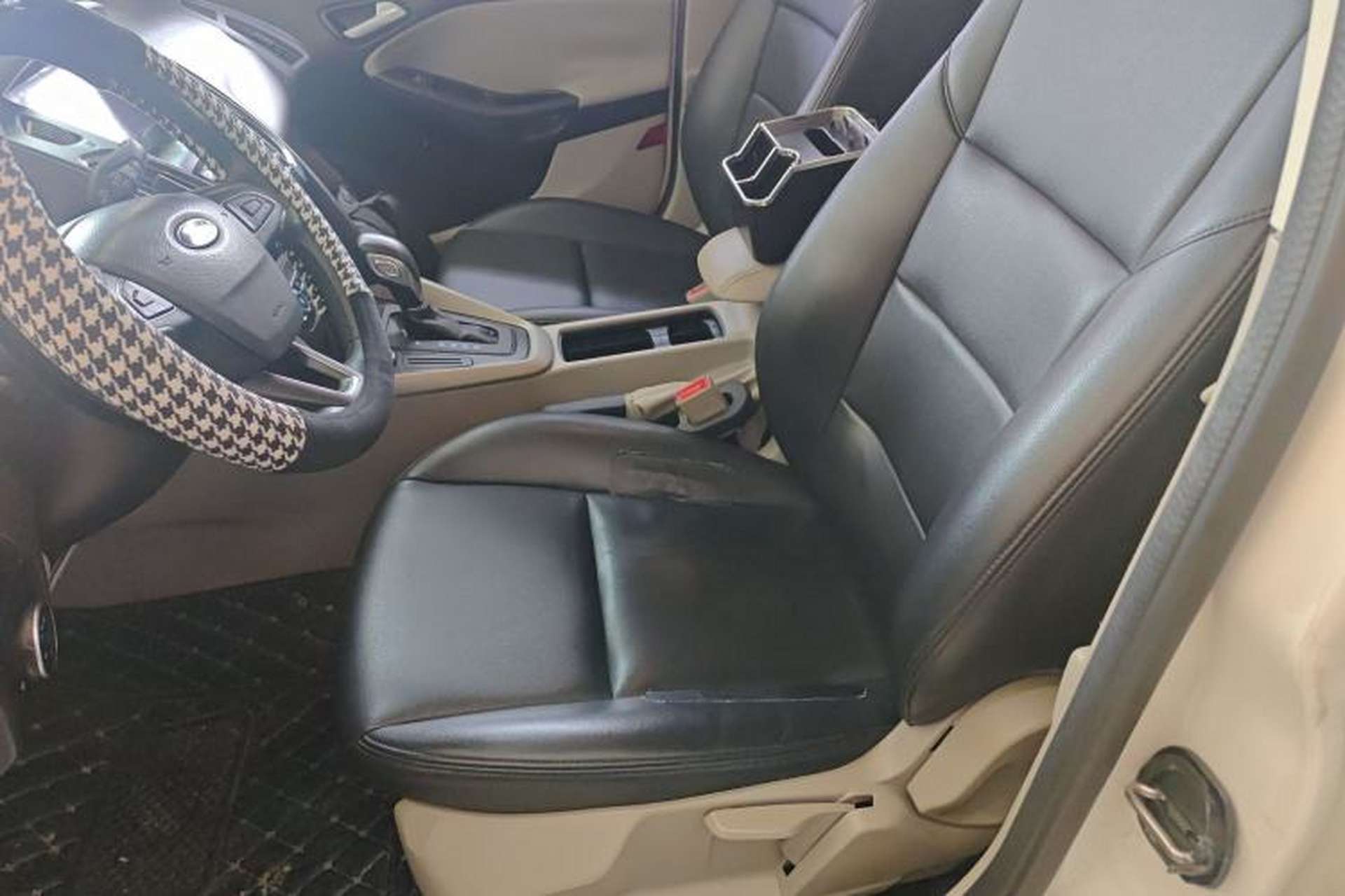 Used Ford Focus 2017 Sedan 1.6L Automatic Comfort Plus SmartDrive Edition Left Front Seat