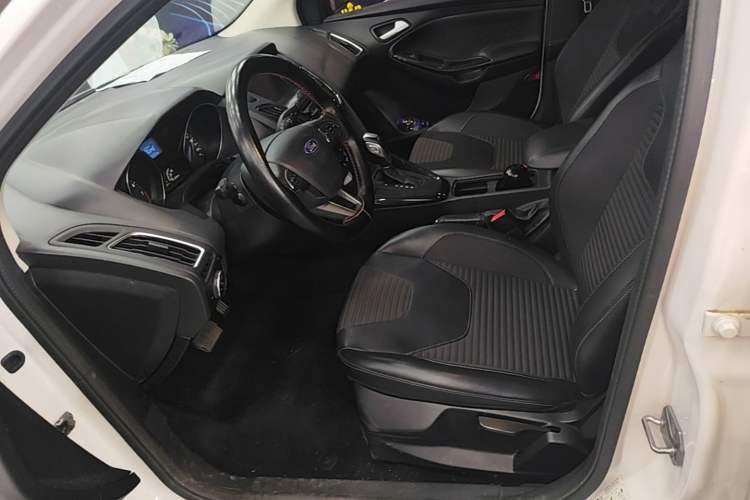 Used Ford Focus 2017 Hatchback 1.6L Automatic Fashion Edition Smart Drive Version Left Front Seat