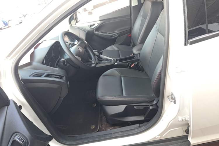 Used Ford Focus 2017 Hatchback 1.6L Automatic Comfort Plus SmartDrive Edition Left Front Seat