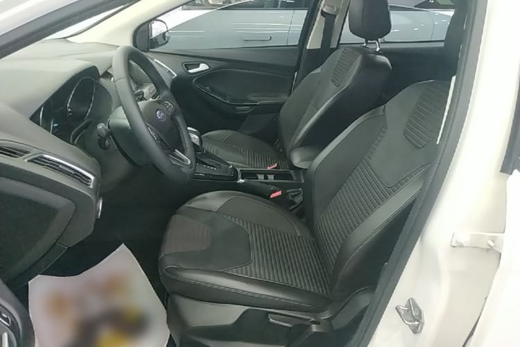 Used Ford Focus 2017 Hatchback 1.6L Automatic Fashion Edition Smart Drive Version Left Front Seat
