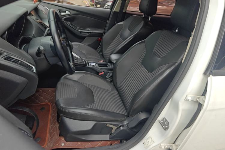 Used Ford Focus 2017 Hatchback 1.6L Automatic Fashion Edition Smart Drive Version Left Front Seat