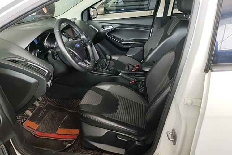 Used Ford Focus 2017 Sedan 1.6L Manual Fashion Edition Smart Drive Version Left Front Seat