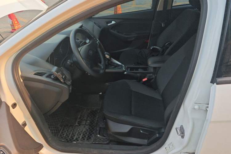Used Ford Focus 2017 Hatchback 1.6L Automatic Comfort Plus SmartDrive Edition Left Front Seat