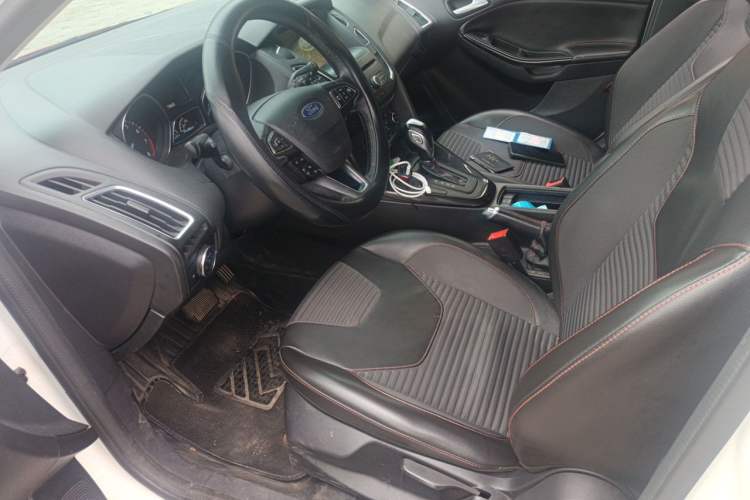 Used Ford Focus 2017 1.5T CTCC White and Black Limited Edition Left Front Seat