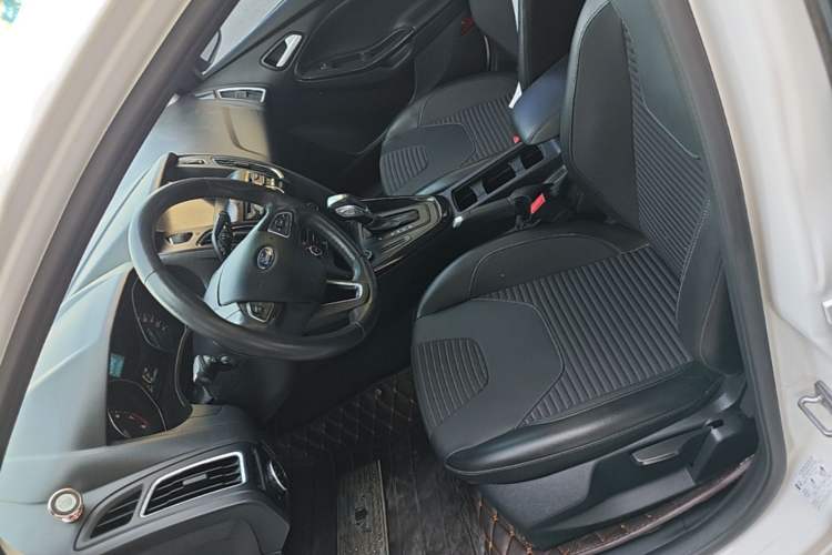 Used Ford Focus 2017 Hatchback 1.6L Automatic Fashion Edition Smart Drive Version Left Front Seat