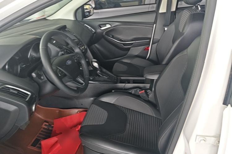 Used Ford Focus 2017 Hatchback 1.6L Automatic Fashion Edition Smart Drive Version Left Front Seat