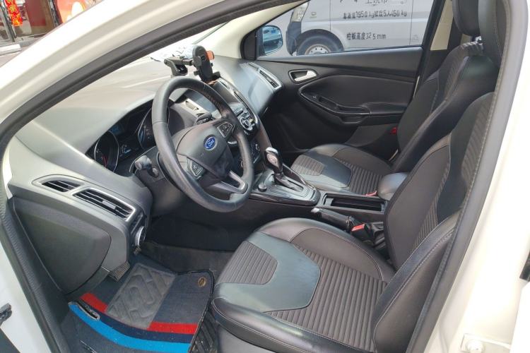Used Ford Focus 2017 Hatchback 1.6L Automatic Fashion Edition Smart Drive Version Left Front Seat