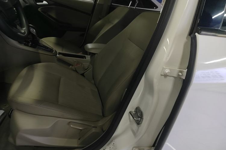 Used Ford Focus 2017 Sedan 1.6L Automatic Comfort Plus SmartDrive Edition Left Front Seat