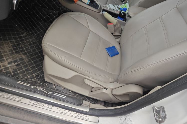 Used Ford Focus 2017 Sedan 1.6L Manual Comfort Plus SmartDrive Edition Left Front Seat