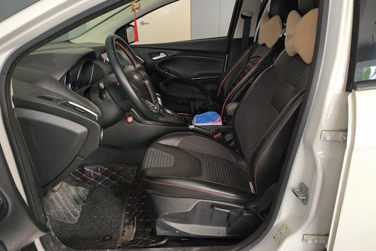 Used Ford Focus 2017 1.5T CTCC White and Black Limited Edition Left Front Seat