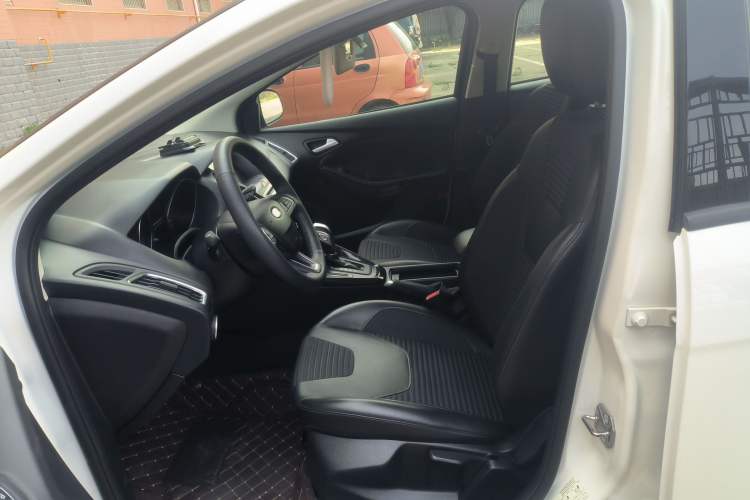 Used Ford Focus 2017 Hatchback 1.6L Automatic Fashion Edition Smart Drive Version Left Front Seat