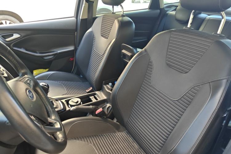 Used Ford Focus 2017 Sedan 1.6L Manual Fashion Edition Smart Drive Version Left Front Seat