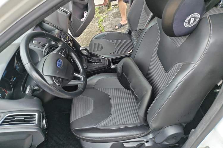 Used Ford Focus 2017 Sedan 1.6L Automatic Fashion Edition Smart Drive Version Left Front Seat