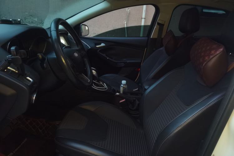 Used Ford Focus 2017 Sedan EcoBoost 180 Automatic Elite Model Left Front Seat