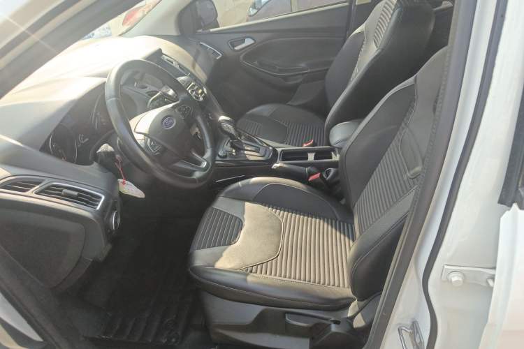 Used Ford Focus 2017 Hatchback 1.6L Automatic Fashion Edition Smart Drive Version Left Front Seat