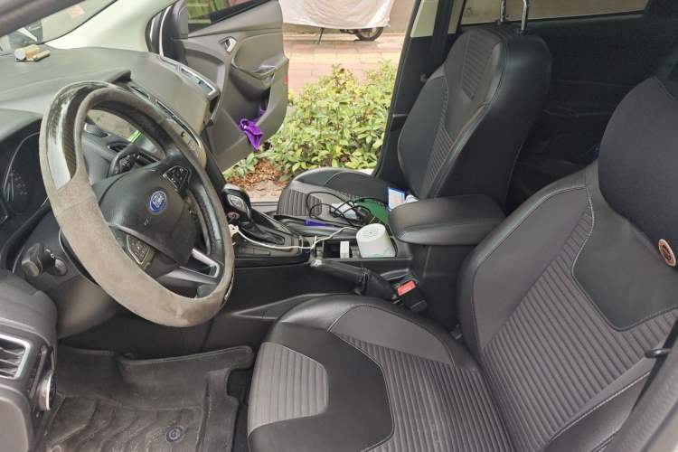 Used Ford Focus 2017 Sedan EcoBoost 180 Automatic Elite Model Left Front Seat