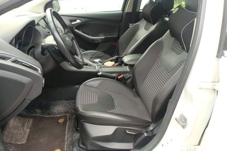 Used Ford Focus 2017 Hatchback EcoBoost 180 Automatic Sport Model Left Front Seat