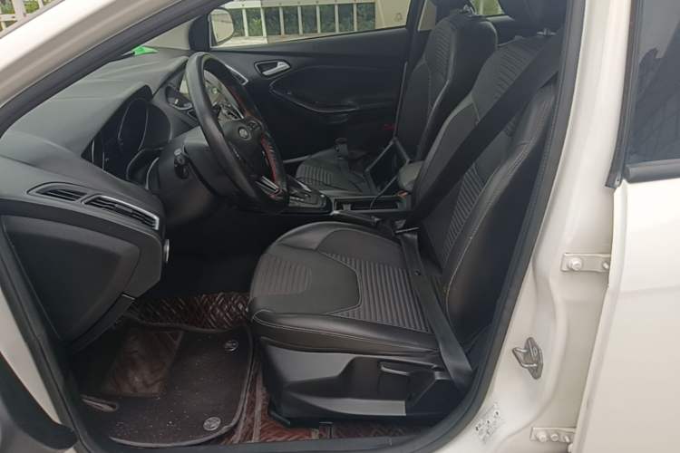 Used Ford Focus 2017 Sedan 1.6L Automatic Fashion Edition Smart Drive Version Left Front Seat