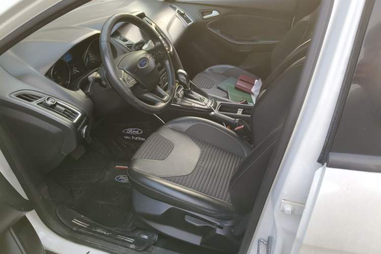 Used Ford Focus 2017 Sedan 1.6L Automatic Fashion Edition Smart Drive Version Left Front Seat