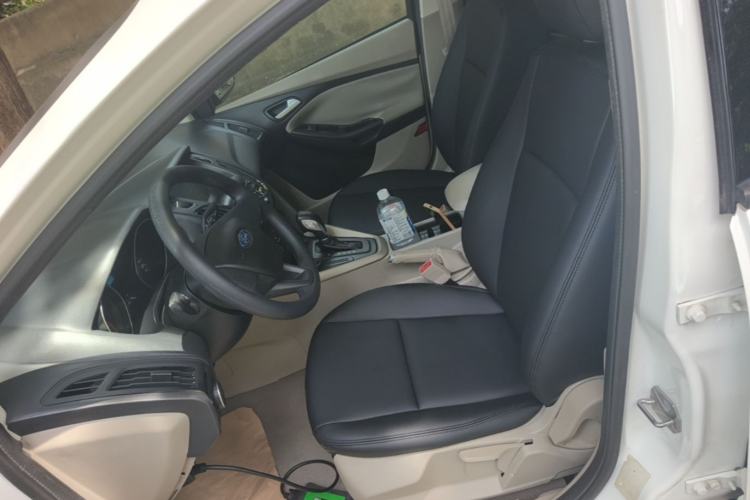 Used Ford Focus 2017 Sedan 1.6L Automatic Comfort Plus SmartDrive Edition Left Front Seat