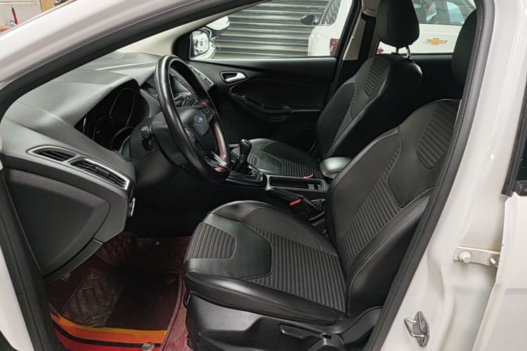 Used Ford Focus 2017 Hatchback 1.6L Manual Fashion Edition SmartDrive Version Left Front Seat