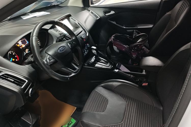 Used Ford Focus 2017 1.5T CTCC White and Black Limited Edition Left Front Seat
