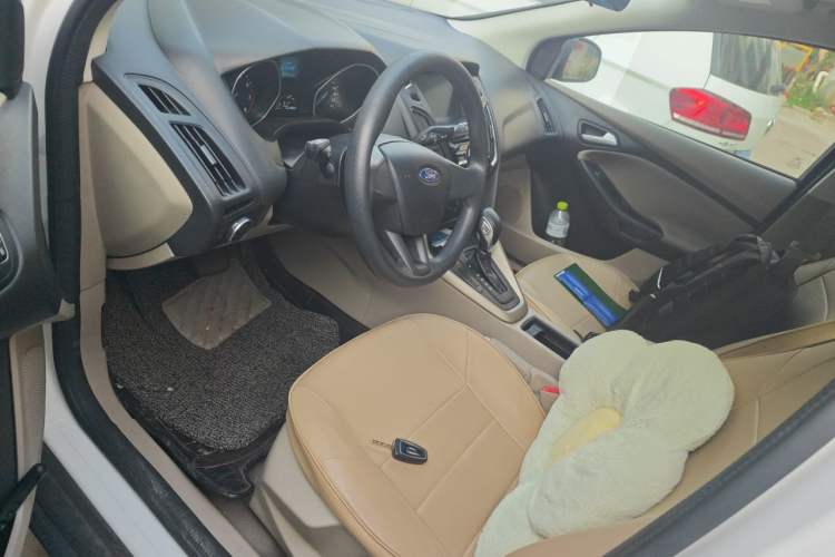 Used Ford Focus 2017 Sedan 1.6L Automatic Comfort Plus SmartDrive Edition Left Front Seat