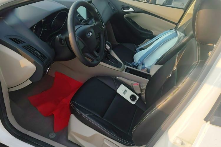 Used Ford Focus 2017 Sedan 1.6L Automatic Comfort Plus SmartDrive Edition Left Front Seat