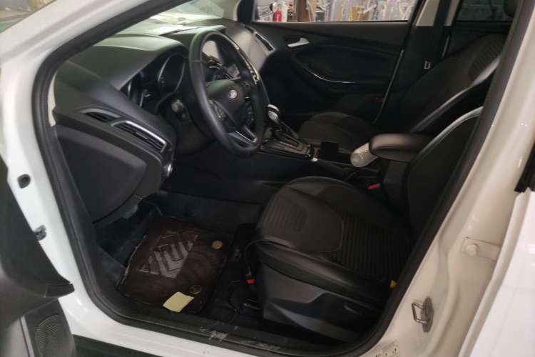 Used Ford Focus 2017 Hatchback 1.6L Automatic Fashion Edition Smart Drive Version Left Front Seat