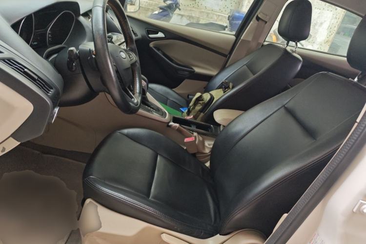 Used Ford Focus 2017 Sedan 1.6L Automatic Comfort Plus SmartDrive Edition Left Front Seat