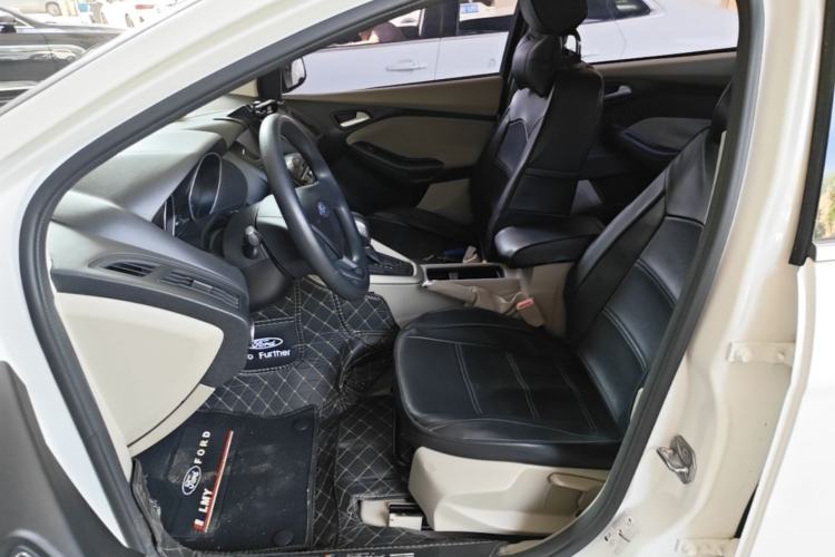 Used Ford Focus 2017 Sedan 1.6L Automatic Comfort Plus SmartDrive Edition Left Front Seat