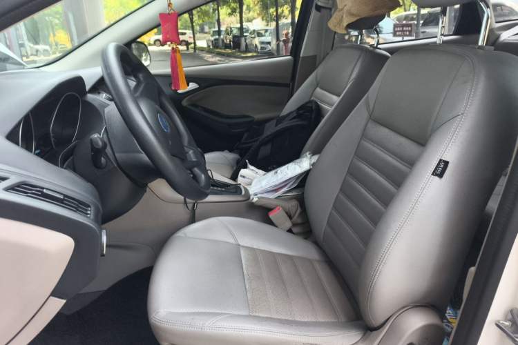 Used Ford Focus 2017 Sedan 1.6L Automatic Comfort Plus SmartDrive Edition Left Front Seat