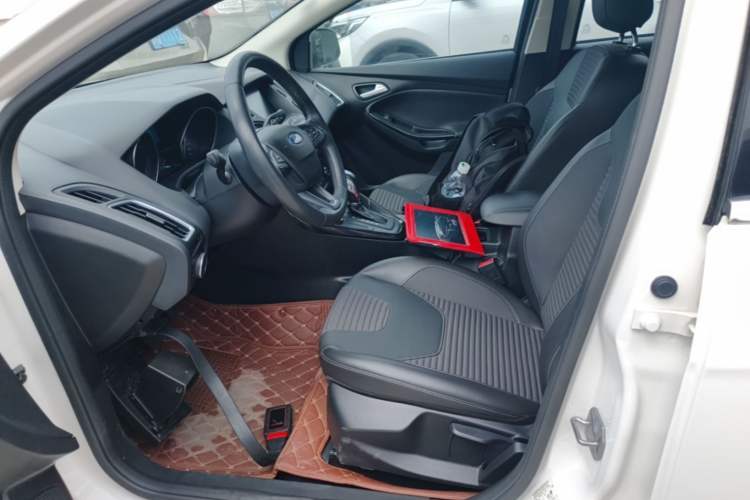 Used Ford Focus 2017 Sedan 1.6L Automatic Fashion Edition Smart Drive Version Left Front Seat