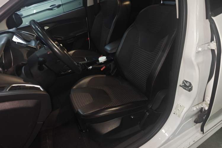Used Ford Focus 2017 1.5T CTCC White and Black Limited Edition Left Front Seat
