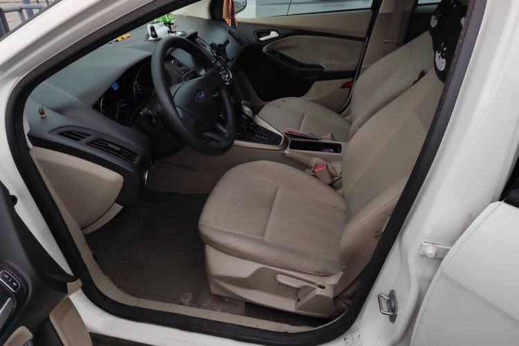 Used Ford Focus 2017 Sedan 1.6L Automatic Comfort Plus SmartDrive Edition Left Front Seat