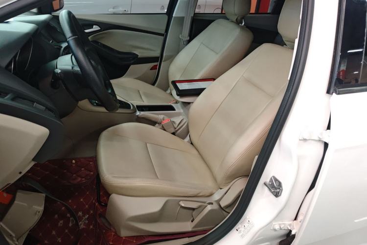 Used Ford Focus 2017 Sedan 1.6L Automatic Comfort Plus SmartDrive Edition Left Front Seat