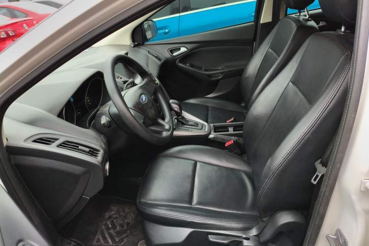 Used Ford Focus 2017 Hatchback 1.6L Automatic Comfort Plus SmartDrive Edition Left Front Seat