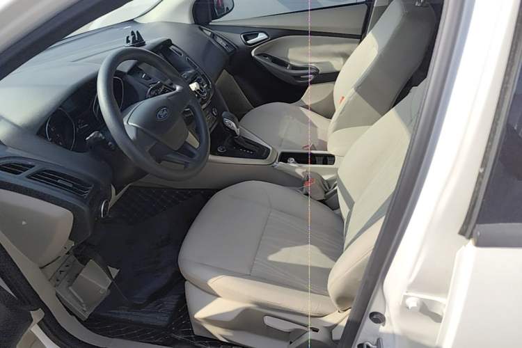 Used Ford Focus 2017 Sedan 1.6L Automatic Comfort Plus SmartDrive Edition Left Front Seat