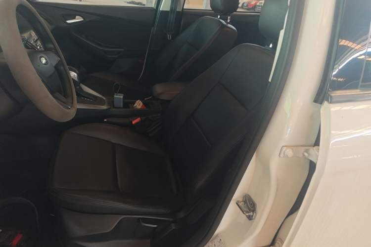 Used Ford Focus 2017 Hatchback 1.6L Automatic Comfort Plus SmartDrive Edition Left Front Seat