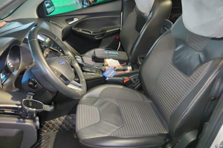 Used Ford Focus 2017 Sedan 1.6L Automatic Fashion Edition Smart Drive Version Left Front Seat