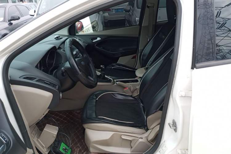 Used Ford Focus 2017 Sedan 1.6L Manual Comfort Plus SmartDrive Edition Left Front Seat