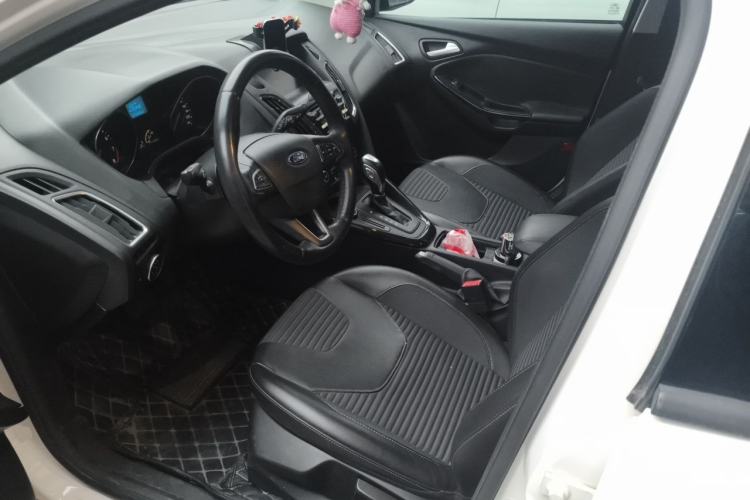 Used Ford Focus 2017 Hatchback 1.6L Automatic Fashion Edition Smart Drive Version Left Front Seat