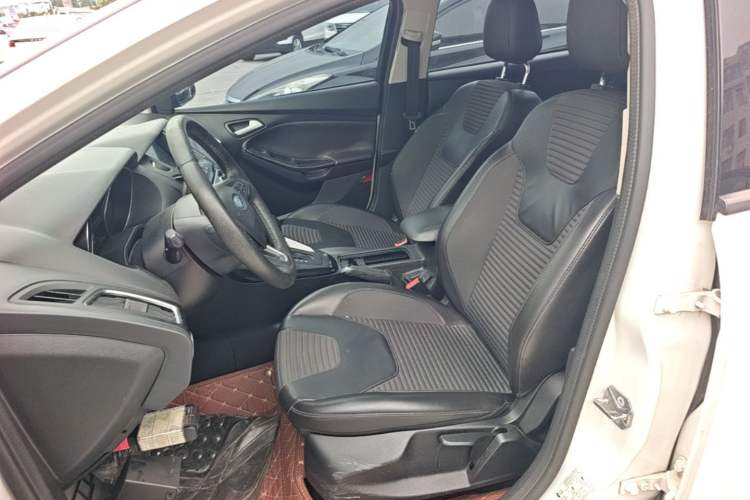 Used Ford Focus 2017 Sedan 1.6L Automatic Fashion Edition Smart Drive Version Left Front Seat