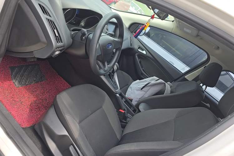 Used Ford Focus 2017 Hatchback 1.6L Automatic Comfort Plus SmartDrive Edition Left Front Seat