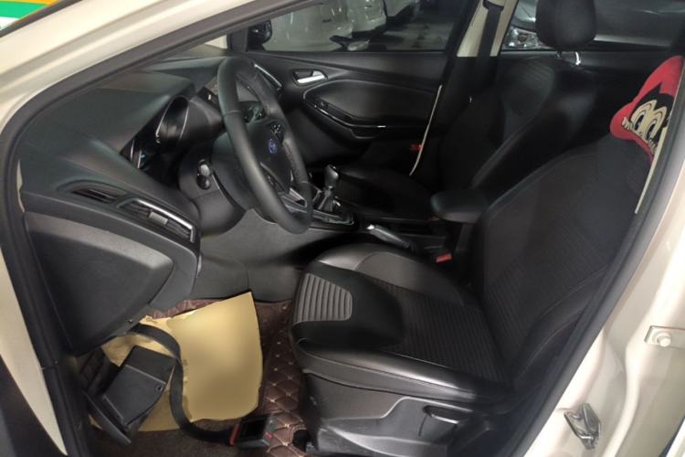Used Ford Focus 2017 Sedan 1.6L Manual Fashion Edition Smart Drive Version Left Front Seat