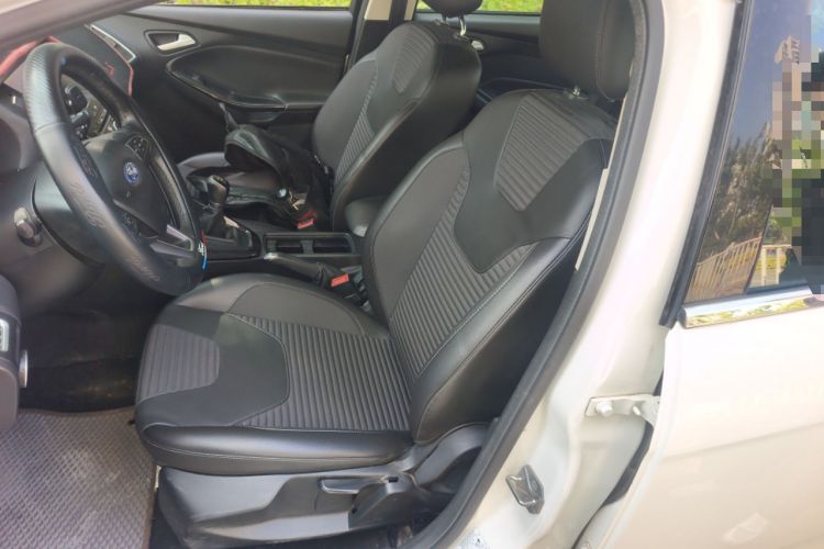 Used Ford Focus 2017 Sedan 1.6L Manual Fashion Edition Smart Drive Version Left Front Seat