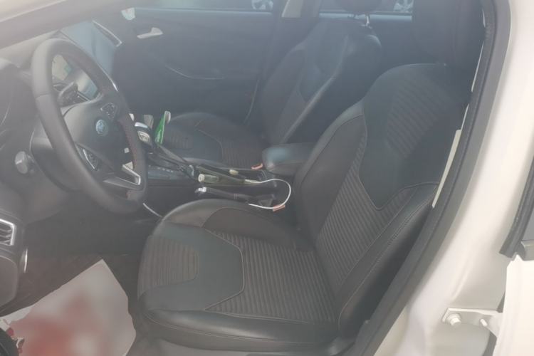 Used Ford Focus 2017 1.5T CTCC White and Black Limited Edition Left Front Seat