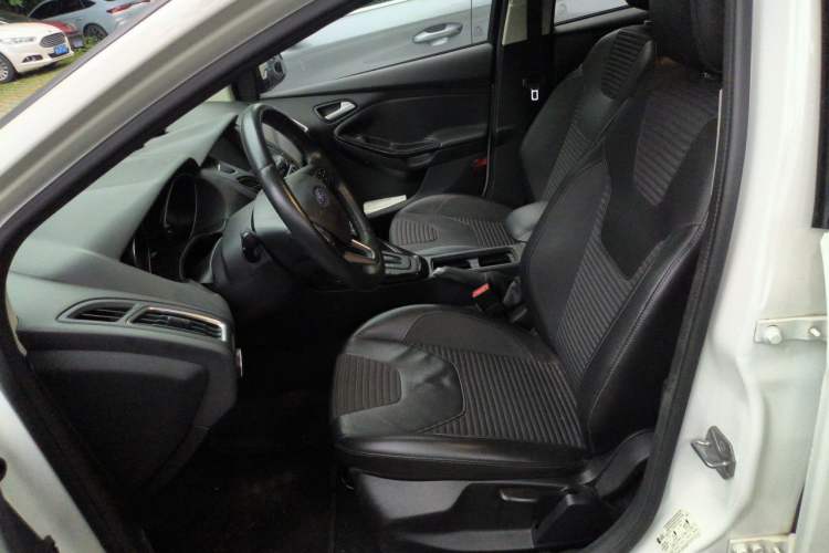 Used Ford Focus 2017 Hatchback 1.6L Automatic Fashion Edition Smart Drive Version Left Front Seat