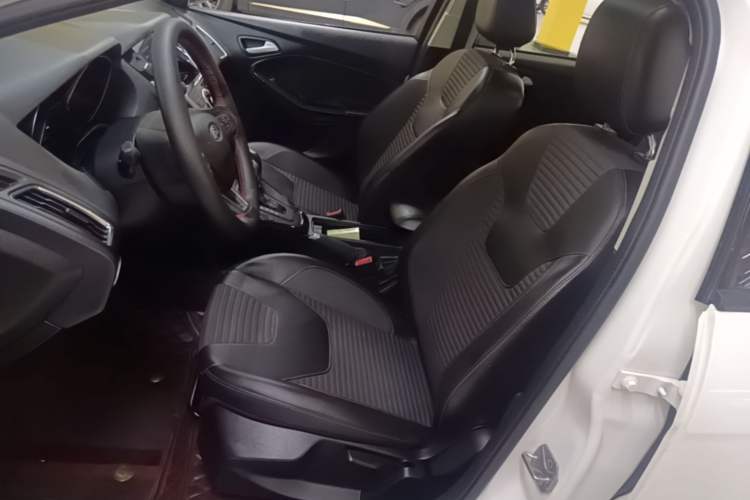 Used Ford Focus 2017 Hatchback 1.6L Automatic Fashion Edition Smart Drive Version Left Front Seat